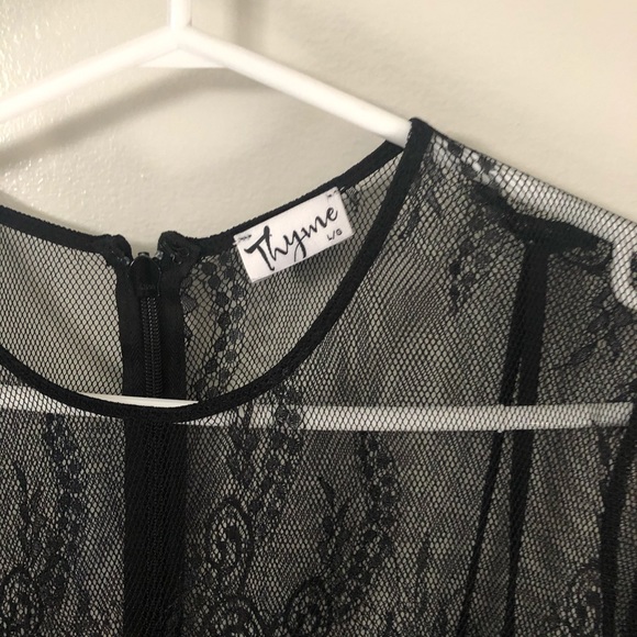 Thyme maternity lace gown with underlay - Picture 3 of 4